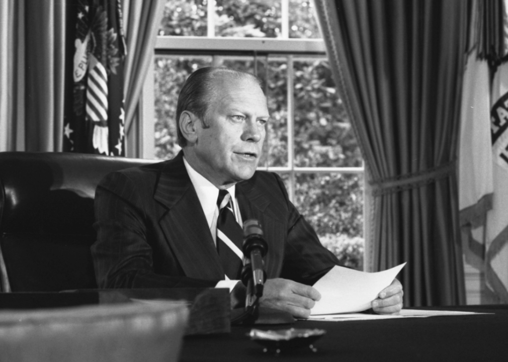 1974: Ford pardons Nixon